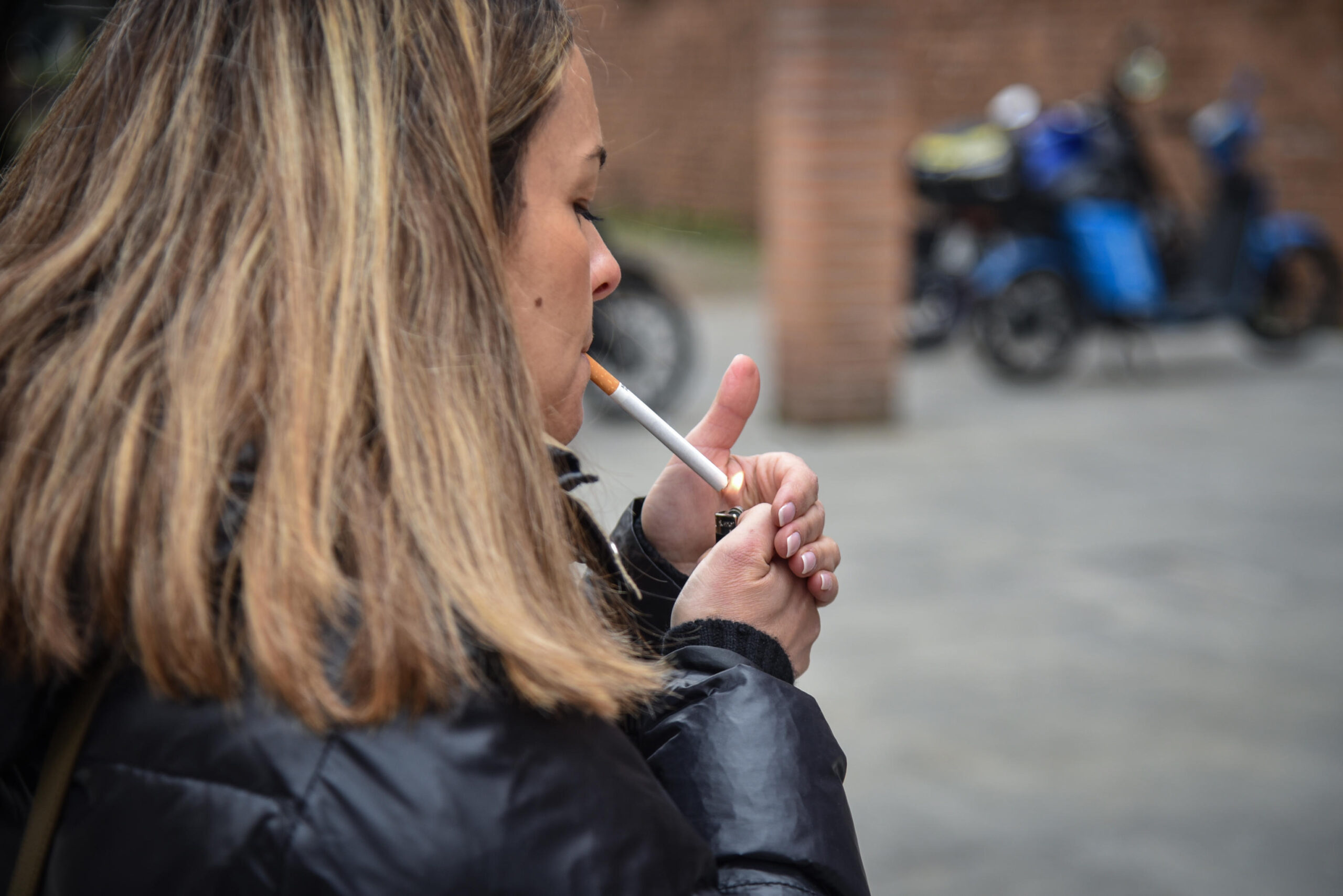 Stangata sigarette 2027: quanto saliranno i prezzi e per chi