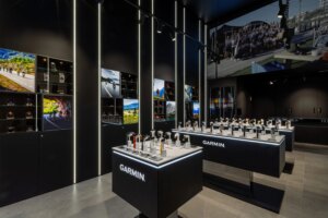 Dagli smartwatch al fitness: il nuovo negozio di Garmin nel cuore di Bologna