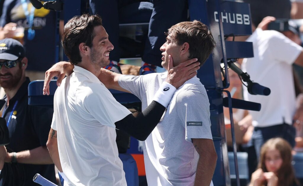Musetti vince il derby italiano con Cobolli. E’ in finale a Lione con Fritz