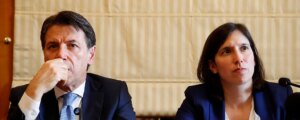 Schlein sfida Conte: comando io. Lui la ribalta: facciamo le primarie